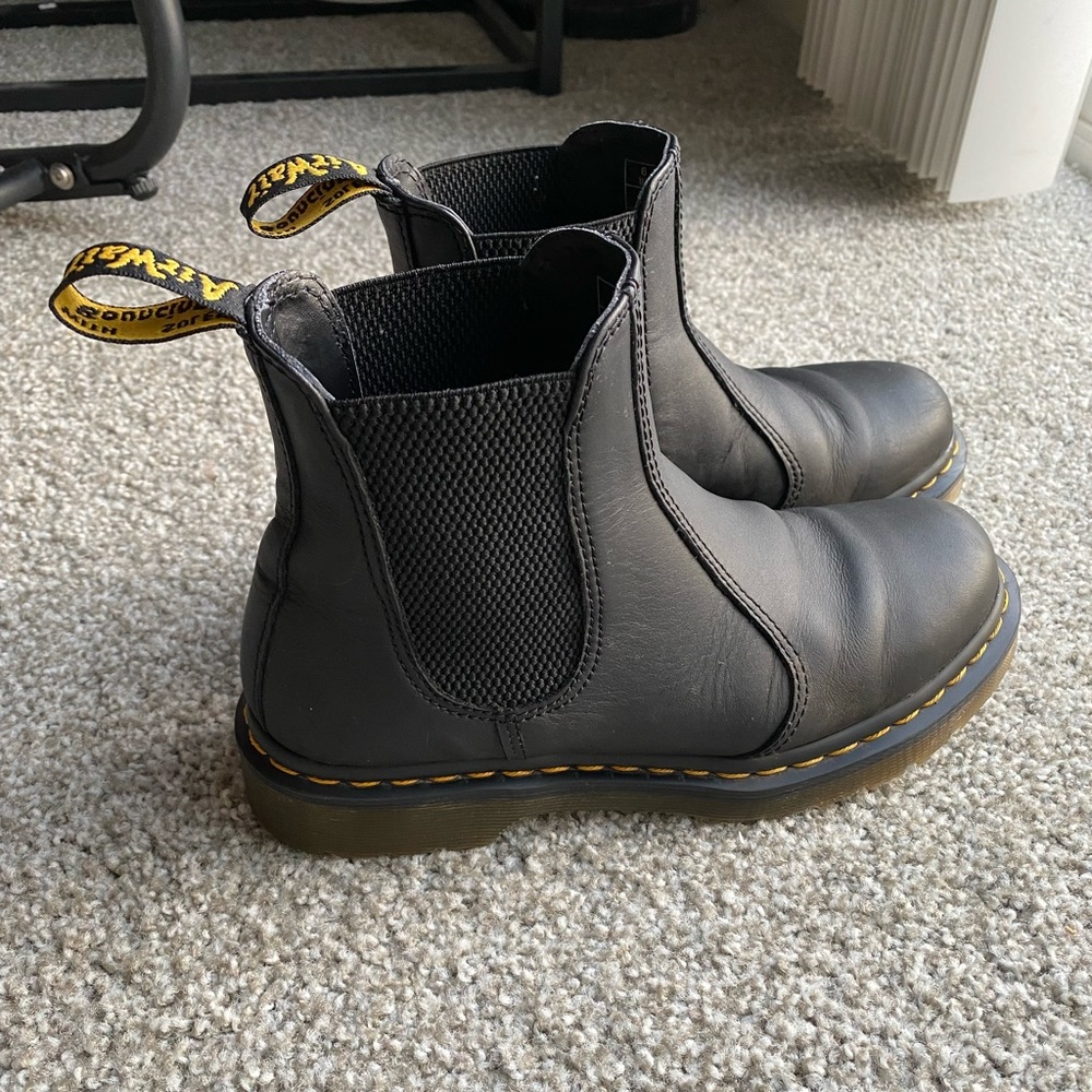 Dr. Martens Chelsea Boots (2976)